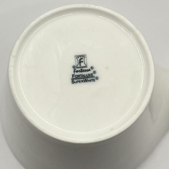 Fortressa Fortaluxe Super White Sauce Pan Gravy Boat Ceramic 4” Diameter - Picture 7 of 7